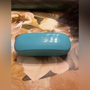 Kate Spade sunglasses case🌺🌺🍀